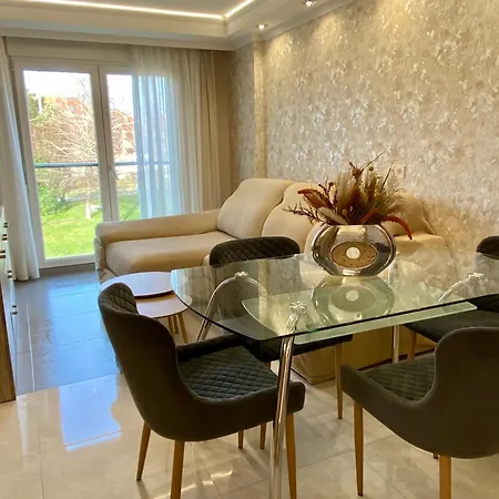 Coqueto apartamento cerca de la playa con parking Apartamento *
